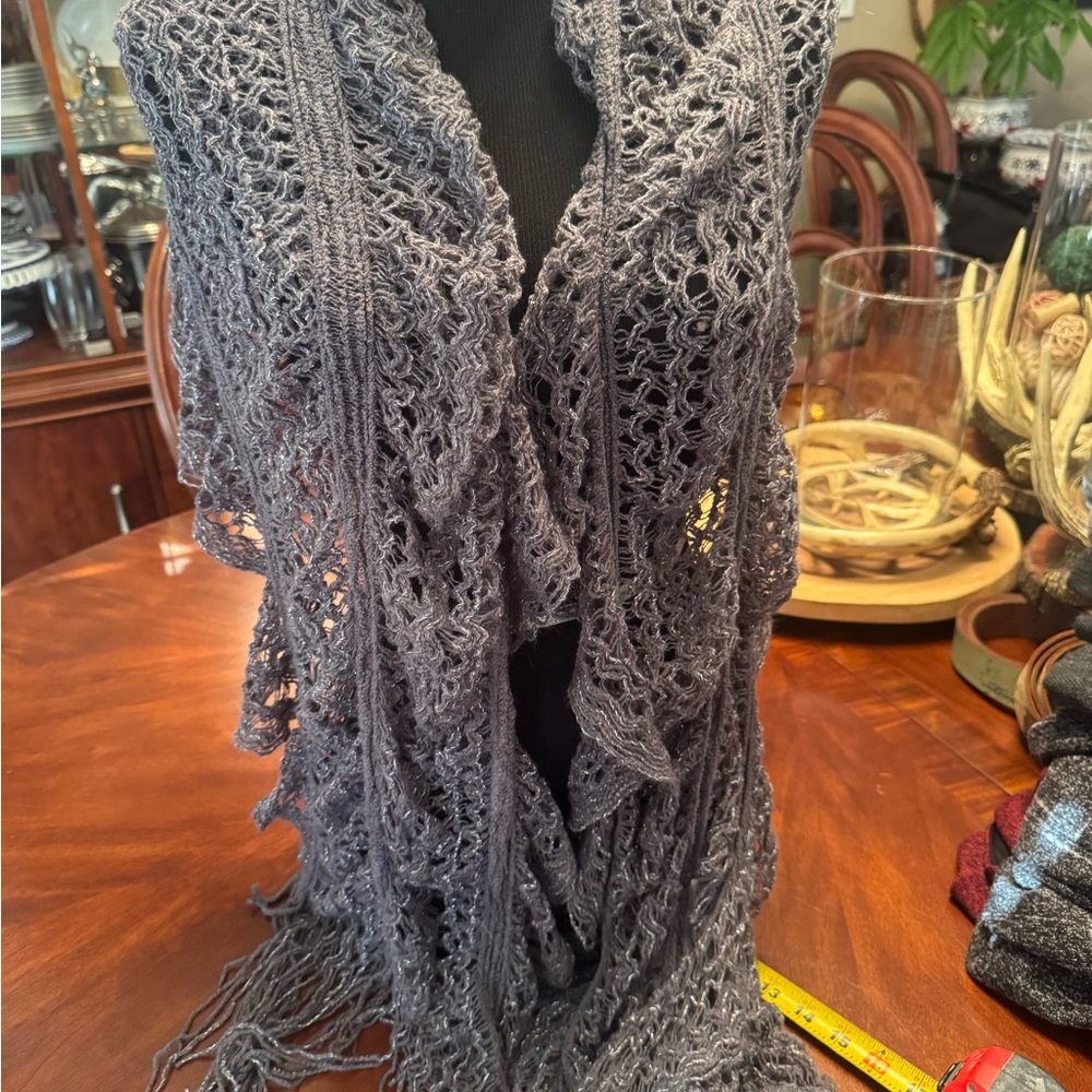 Elegant Gray Knit Scarf